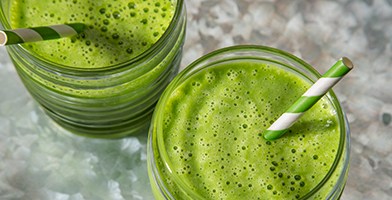 Gezond de dag beginnen met amandelmelk en green juice