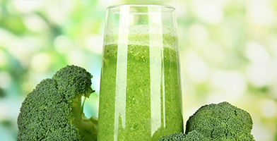 Amandelmelk met verse Broccoli Green Juice