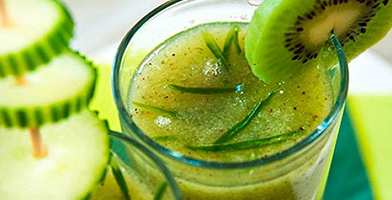 Komkommer met Kiwi Green Juice